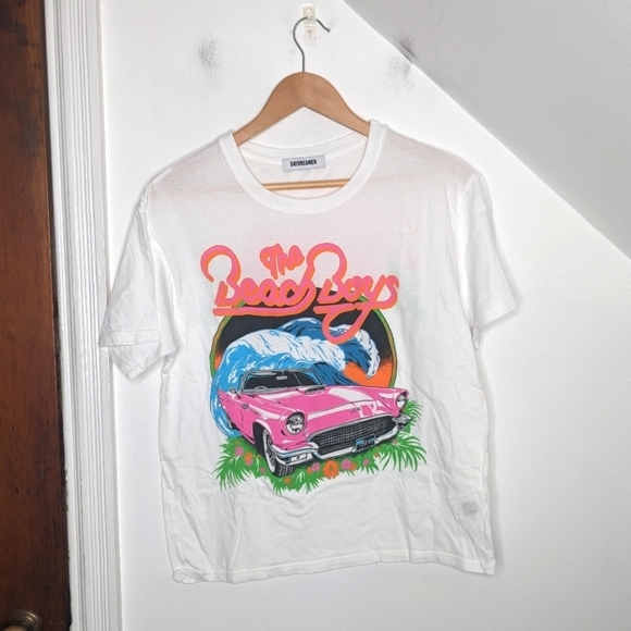 Daydreamer Tops - DAYDREAMER Beach Boys Surf USA Graphic Band Tee NEW Size M